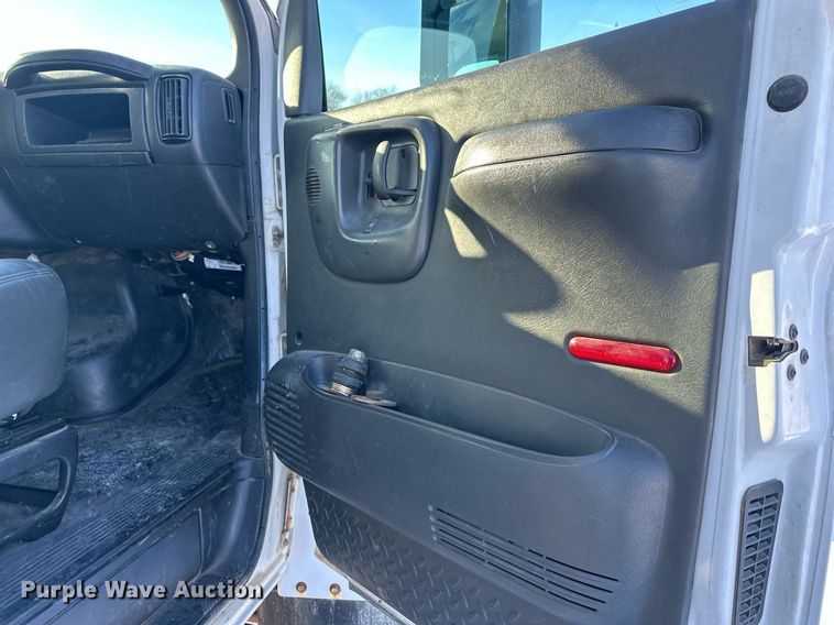 image for item NL9348 2006 Chevrolet C4500 flatbed truck