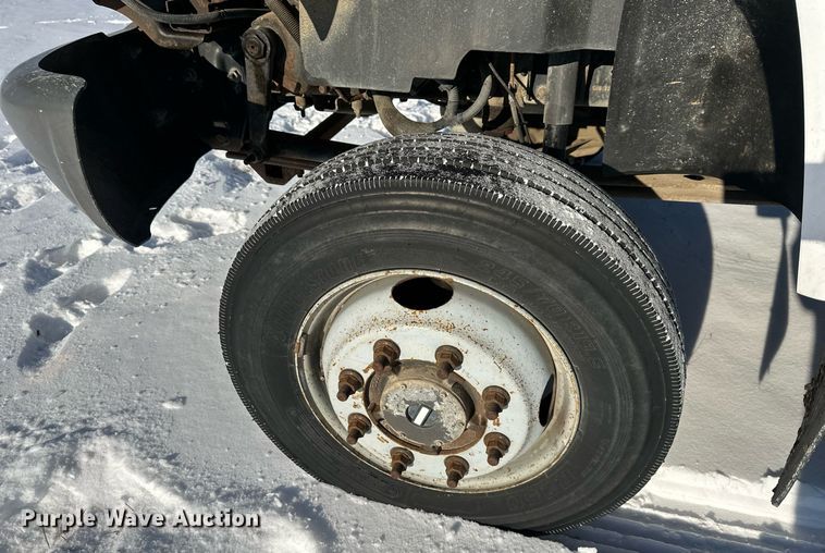 image for item NL9348 2006 Chevrolet C4500 flatbed truck