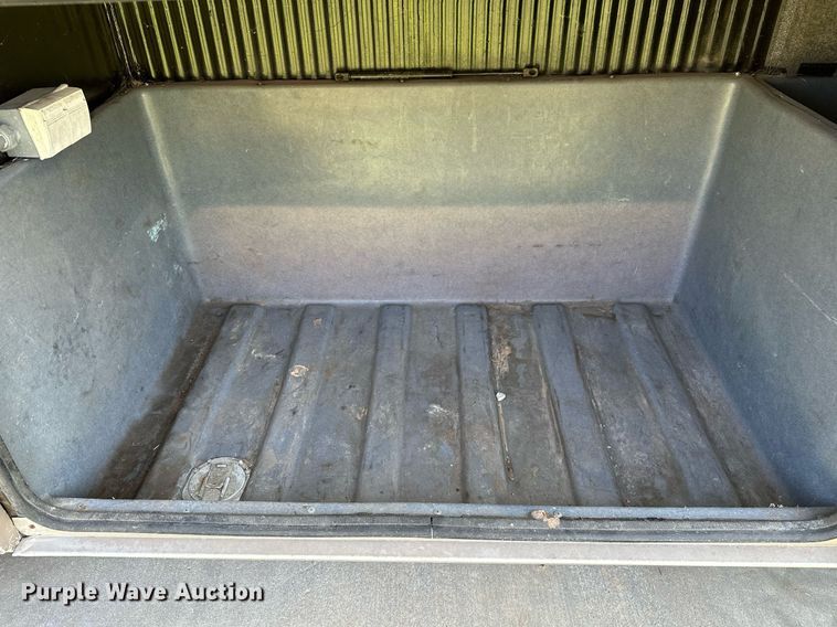 image for item NQ9354 1999 Fleetwood Discovery  RV