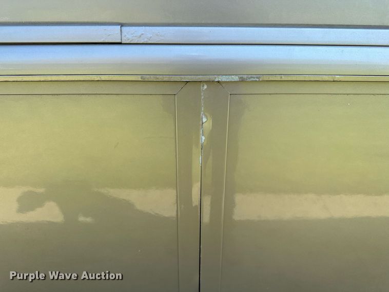 image for item NQ9354 1999 Fleetwood Discovery  RV