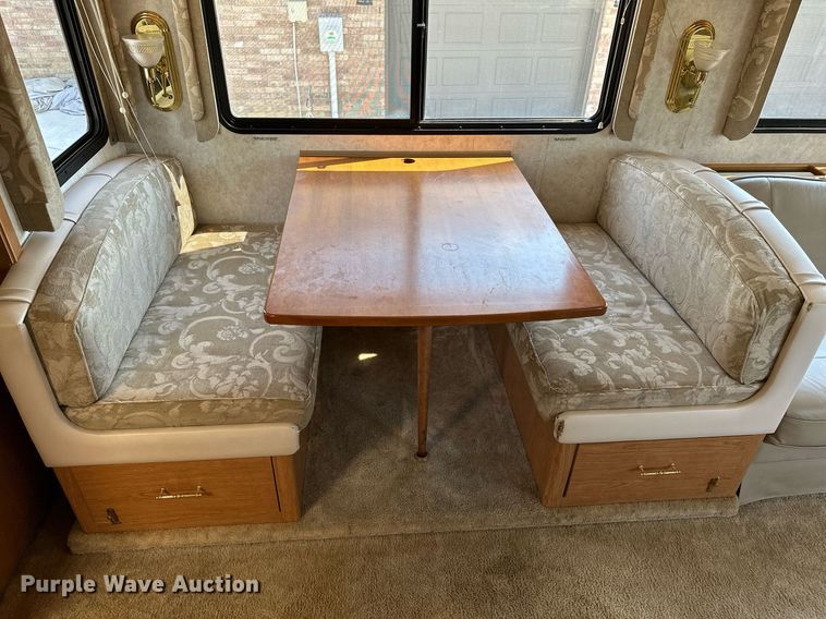 image for item NQ9354 1999 Fleetwood Discovery  RV