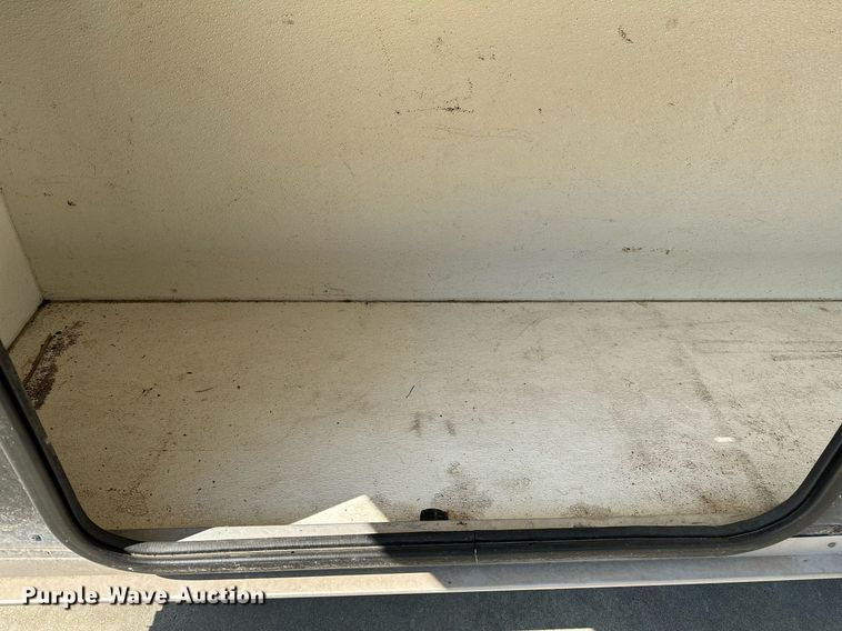 image for item NQ9354 1999 Fleetwood Discovery  RV