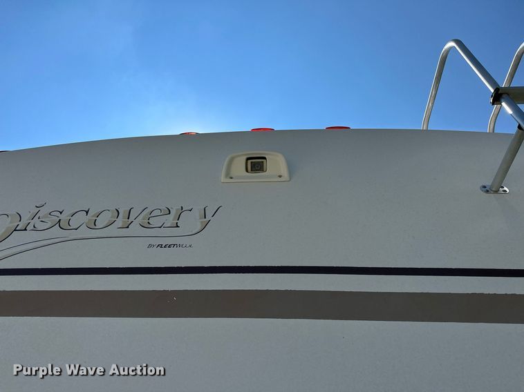 image for item NQ9354 1999 Fleetwood Discovery  RV