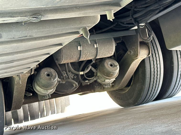 image for item NQ9354 1999 Fleetwood Discovery  RV