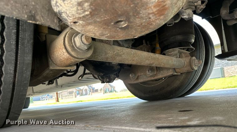 image for item NQ9354 1999 Fleetwood Discovery  RV