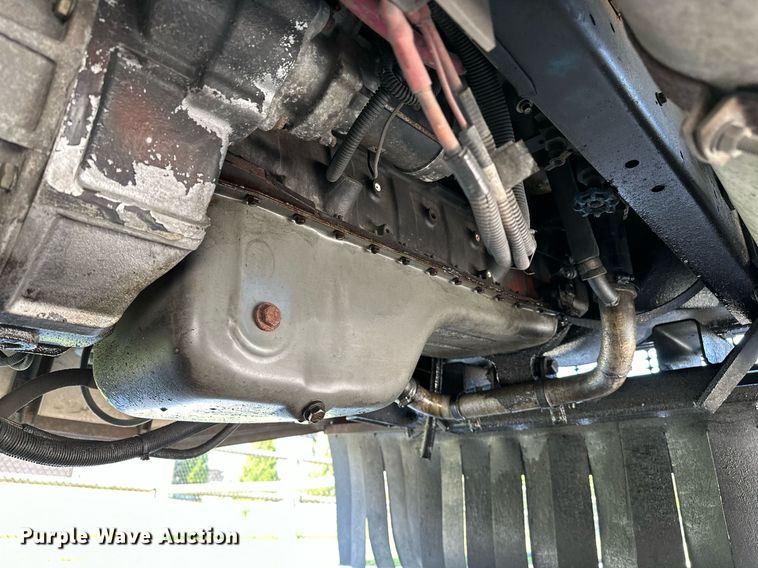 image for item NQ9354 1999 Fleetwood Discovery  RV