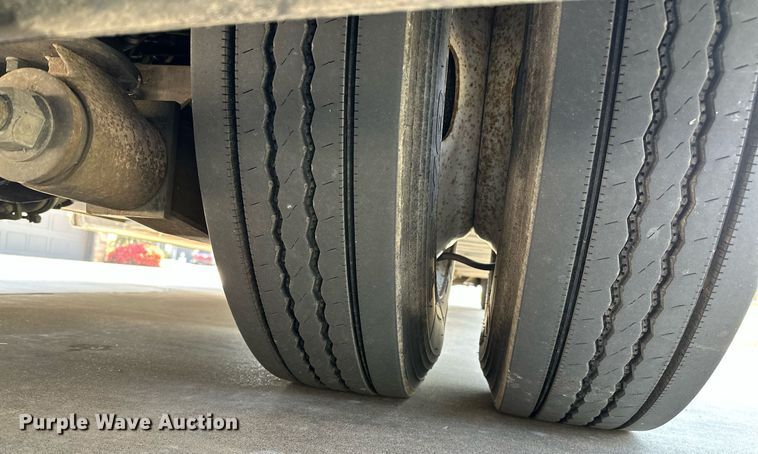 image for item NQ9354 1999 Fleetwood Discovery  RV