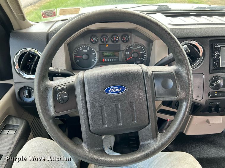 image for item NR9307 2009 Ford F450 Super Duty XLT truck cab and chassis