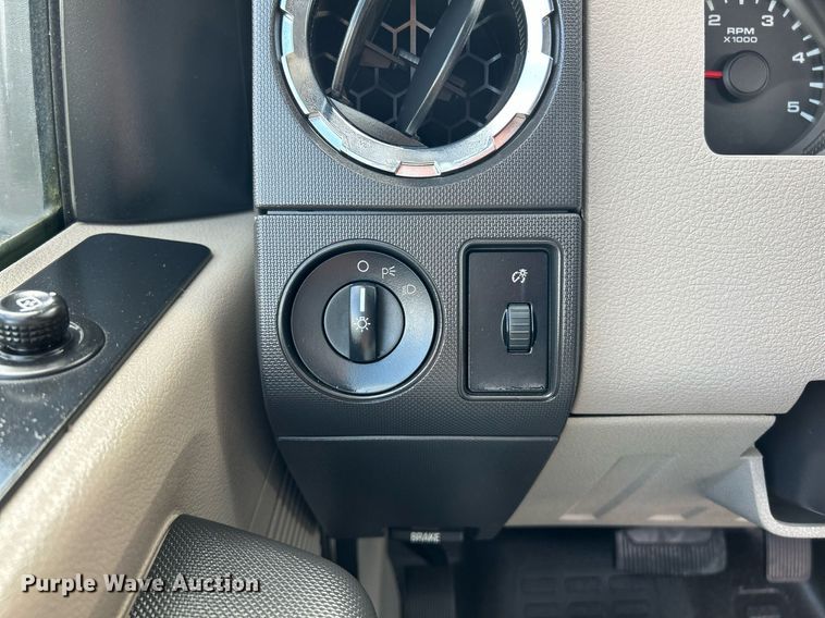 image for item NR9307 2009 Ford F450 Super Duty XLT truck cab and chassis