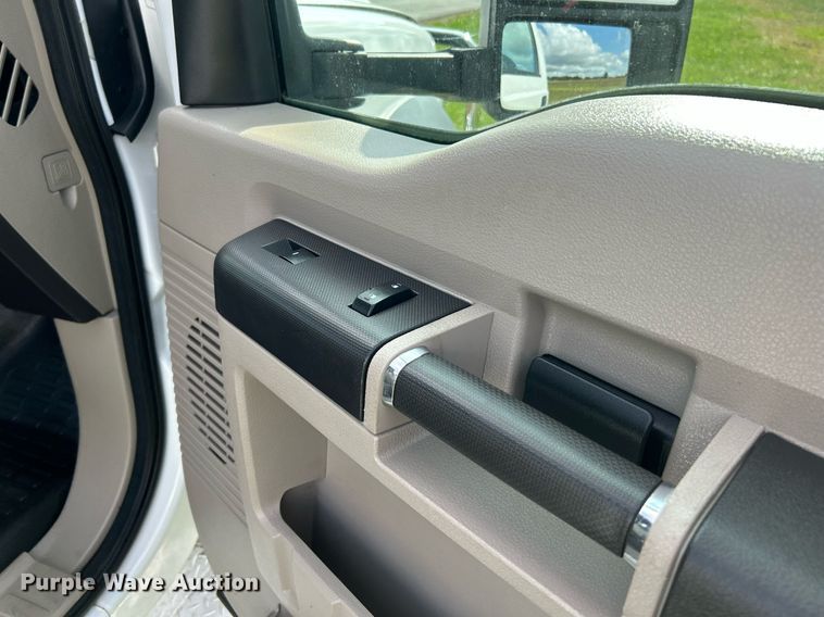 image for item NR9307 2009 Ford F450 Super Duty XLT truck cab and chassis