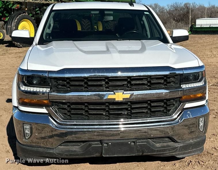 image for item NU9328 2018 Chevrolet Silverado 1500 Double Cab pickup truck
