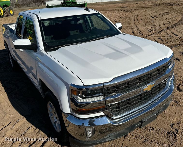image for item NU9328 2018 Chevrolet Silverado 1500 Double Cab pickup truck