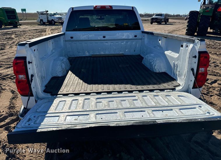 image for item NU9328 2018 Chevrolet Silverado 1500 Double Cab pickup truck