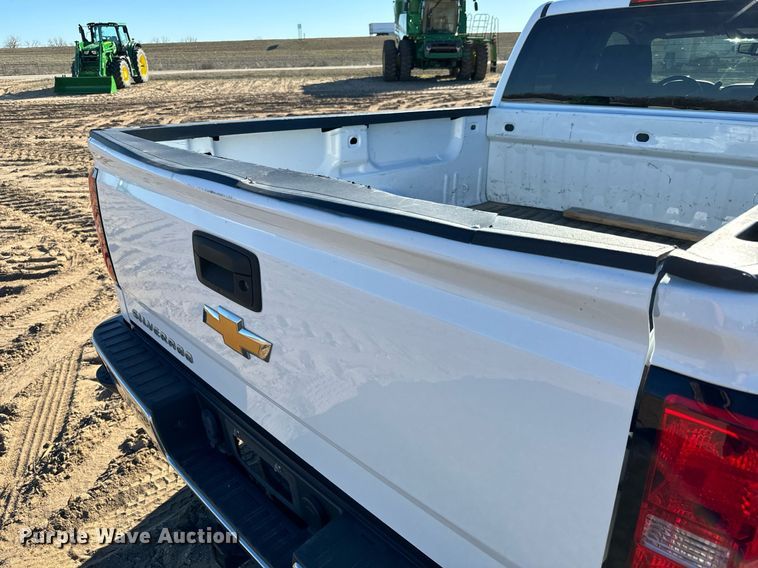 image for item NU9328 2018 Chevrolet Silverado 1500 Double Cab pickup truck