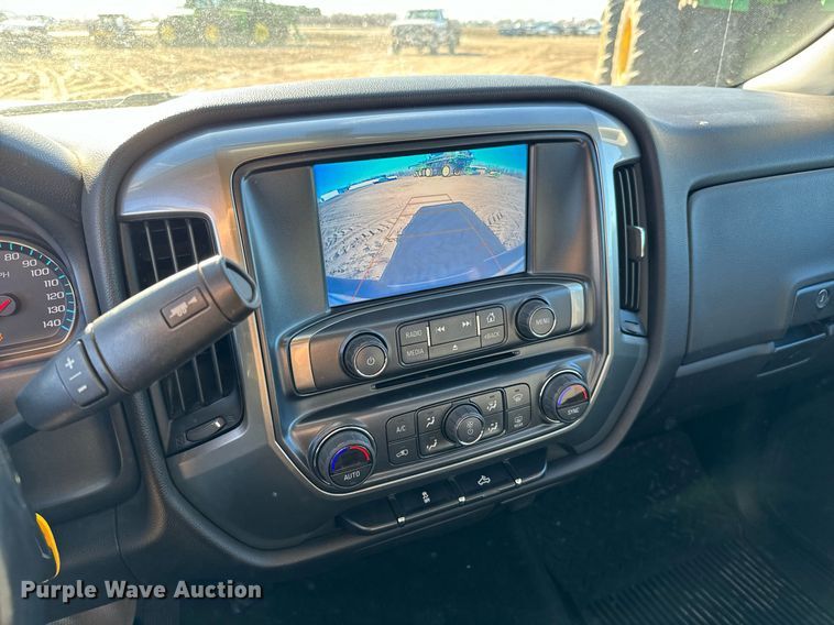 image for item NU9328 2018 Chevrolet Silverado 1500 Double Cab pickup truck