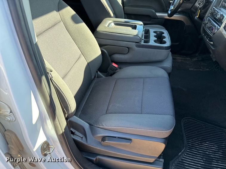 image for item NU9328 2018 Chevrolet Silverado 1500 Double Cab pickup truck