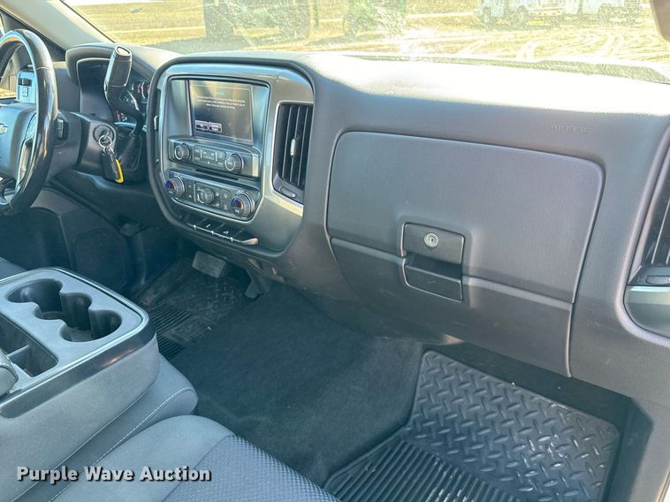 image for item NU9328 2018 Chevrolet Silverado 1500 Double Cab pickup truck