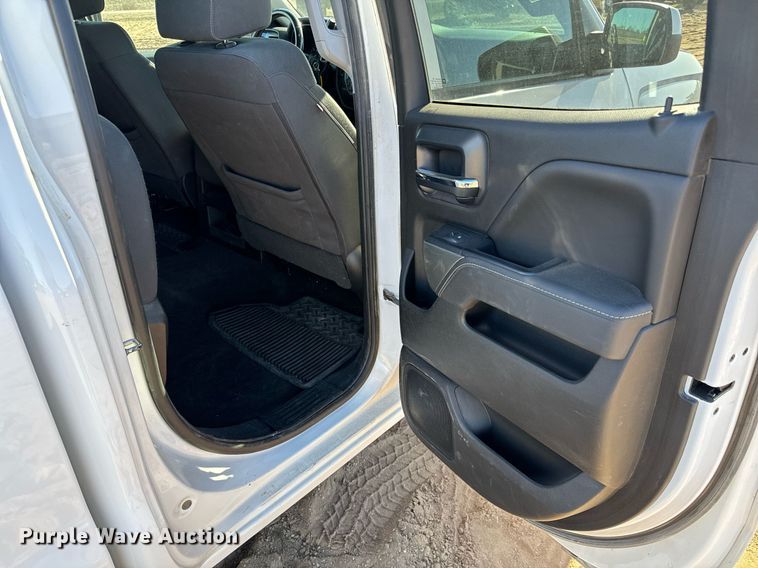 image for item NU9328 2018 Chevrolet Silverado 1500 Double Cab pickup truck