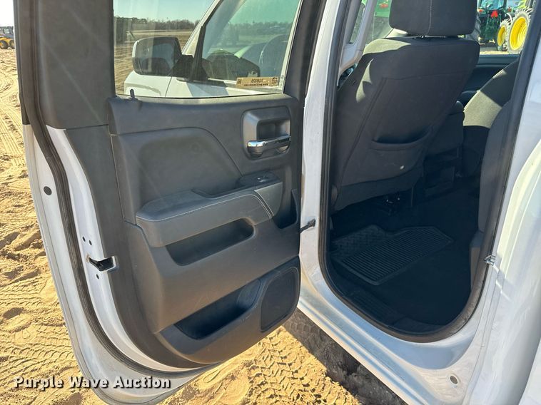 image for item NU9328 2018 Chevrolet Silverado 1500 Double Cab pickup truck