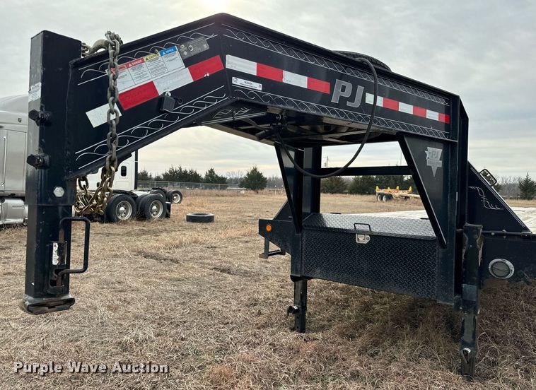 image for item NU9426 2015 PJ FD402 equipment trailer