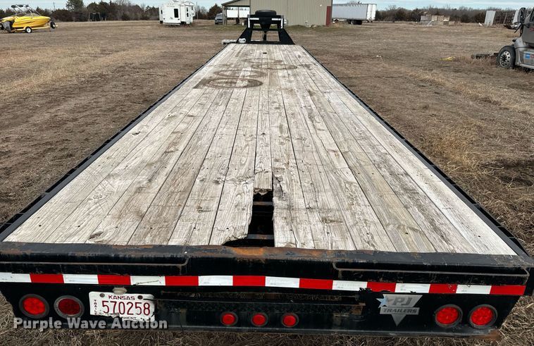 image for item NU9426 2015 PJ FD402 equipment trailer