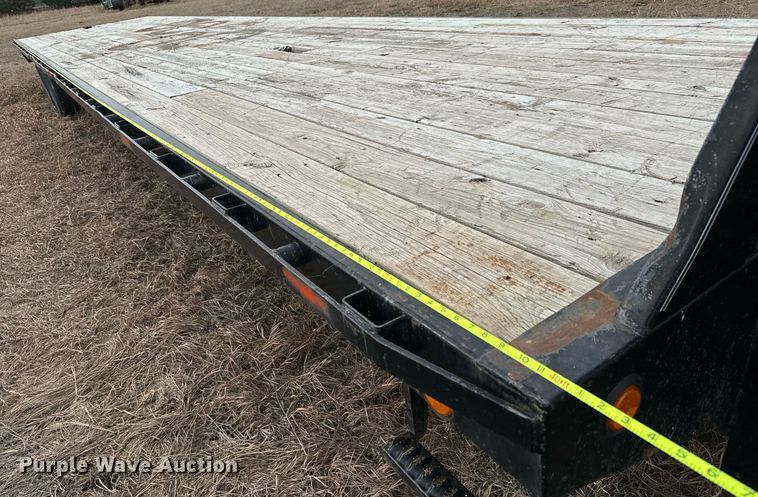 image for item NU9426 2015 PJ FD402 equipment trailer