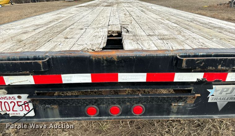 image for item NU9426 2015 PJ FD402 equipment trailer