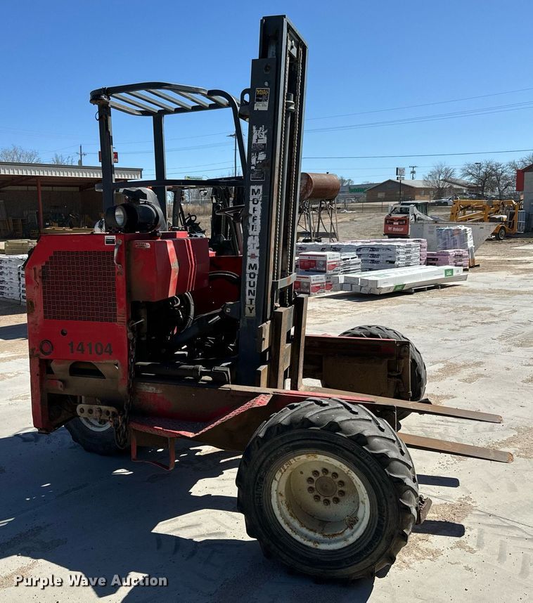 image for item NU9457 2001 Moffett  M5000 forklift