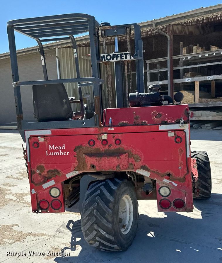 image for item NU9457 2001 Moffett  M5000 forklift