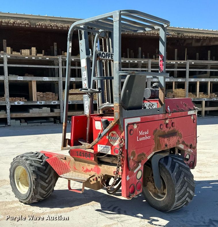 image for item NU9457 2001 Moffett  M5000 forklift