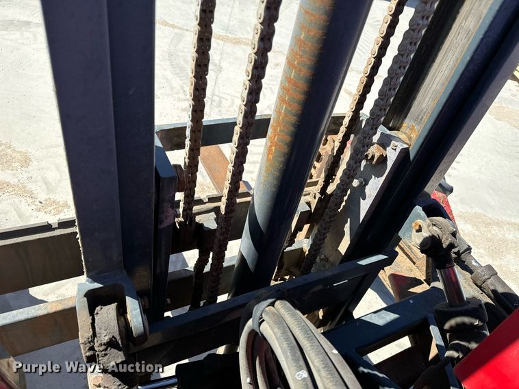 image for item NU9457 2001 Moffett  M5000 forklift