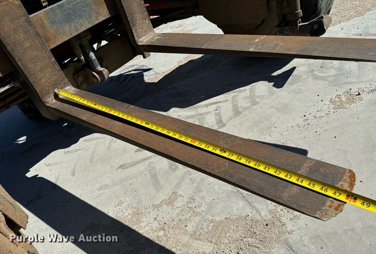 image for item NU9457 2001 Moffett  M5000 forklift