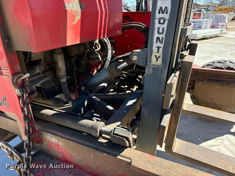 image for item NU9457 2001 Moffett  M5000 forklift