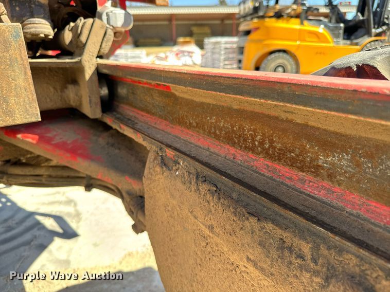 image for item NU9457 2001 Moffett  M5000 forklift