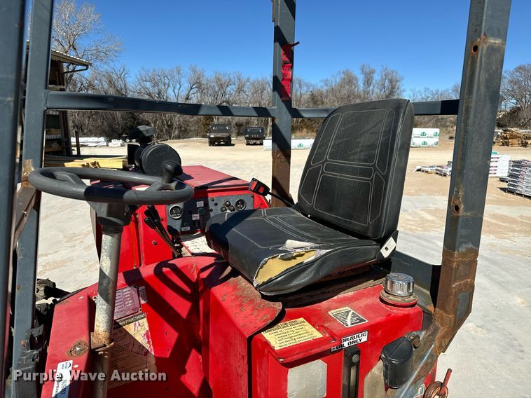 image for item NU9457 2001 Moffett  M5000 forklift