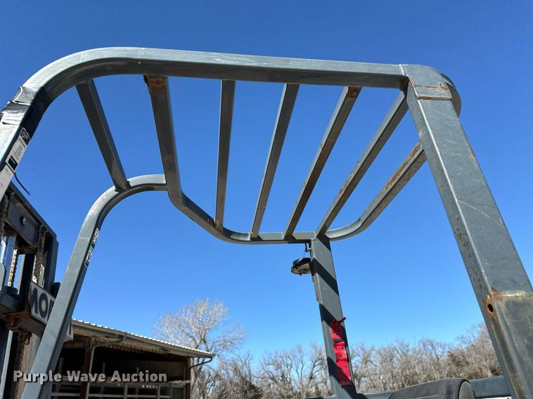 image for item NU9457 2001 Moffett  M5000 forklift