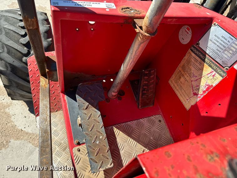 image for item NU9457 2001 Moffett  M5000 forklift