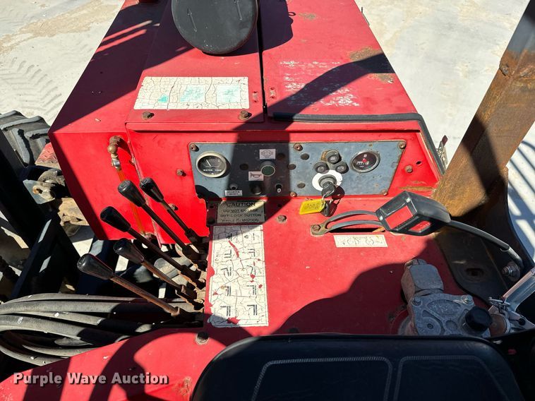 image for item NU9457 2001 Moffett  M5000 forklift