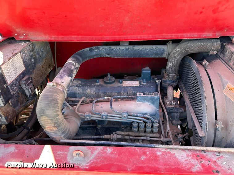 image for item NU9457 2001 Moffett  M5000 forklift