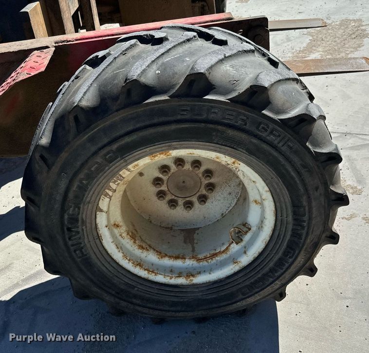 image for item NU9457 2001 Moffett  M5000 forklift