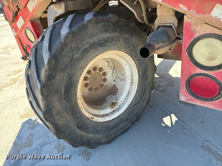 image for item NU9457 2001 Moffett  M5000 forklift