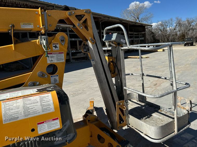 image for item NU9458 2014 Haulotte 4527A boom lift