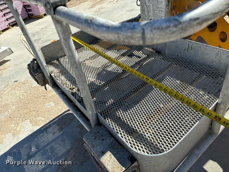 image for item NU9458 2014 Haulotte 4527A boom lift