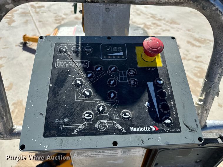 image for item NU9458 2014 Haulotte 4527A boom lift