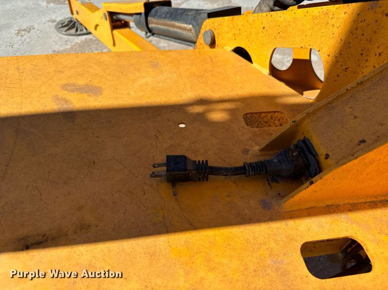 image for item NU9458 2014 Haulotte 4527A boom lift