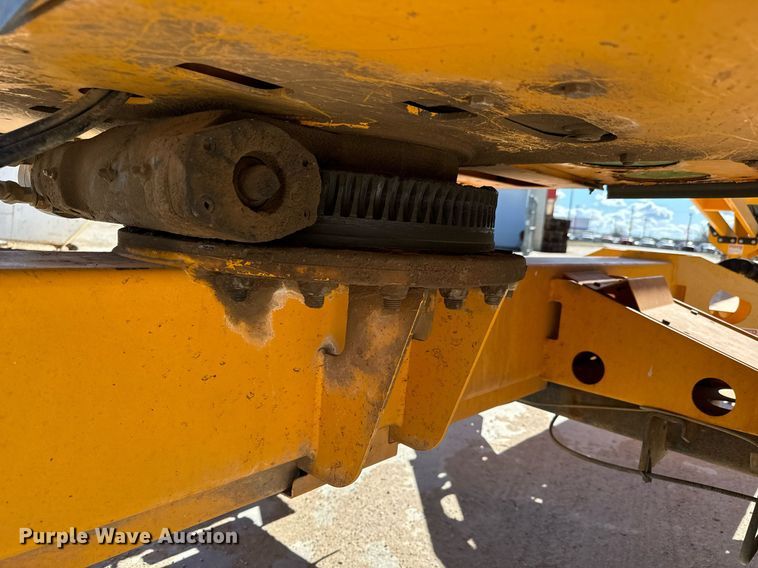 image for item NU9458 2014 Haulotte 4527A boom lift