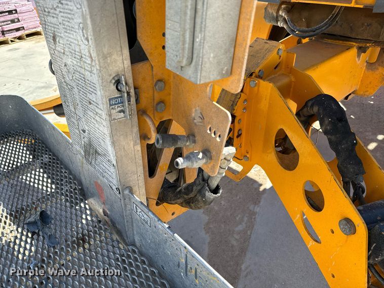 image for item NU9458 2014 Haulotte 4527A boom lift