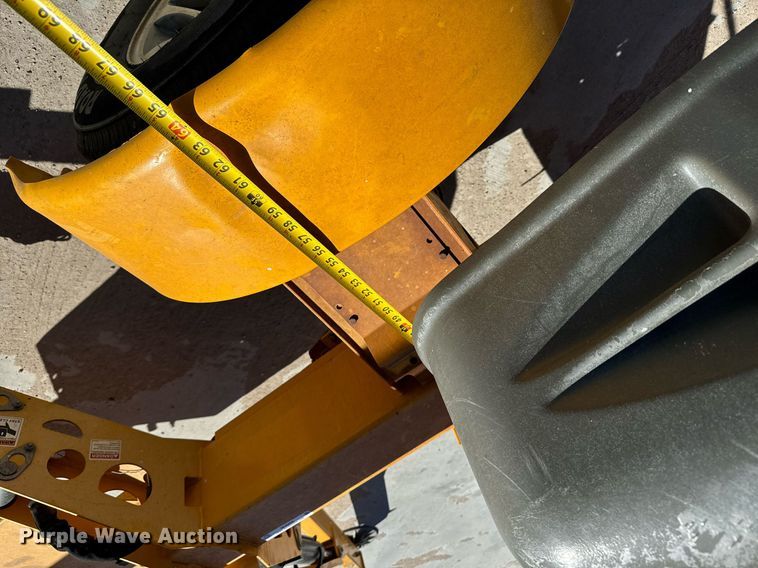 image for item NU9458 2014 Haulotte 4527A boom lift