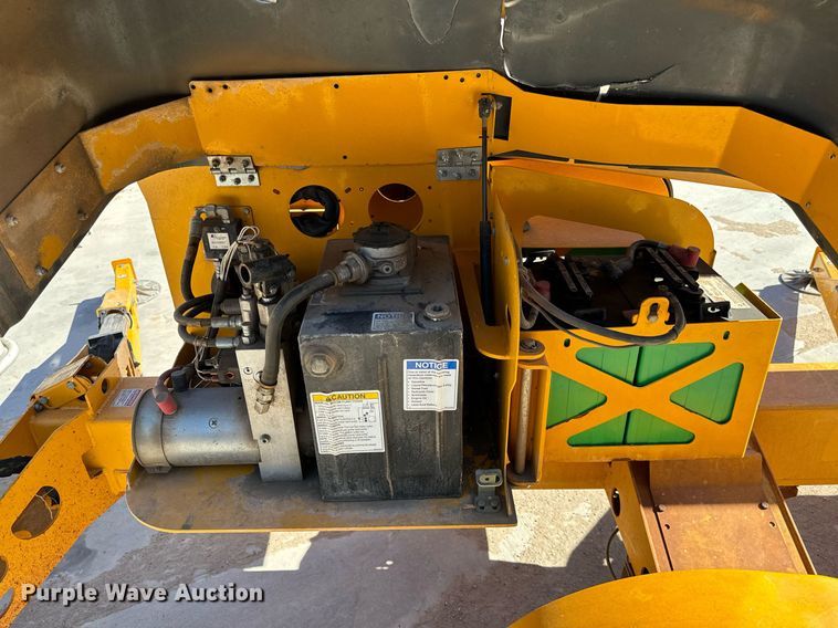 image for item NU9458 2014 Haulotte 4527A boom lift