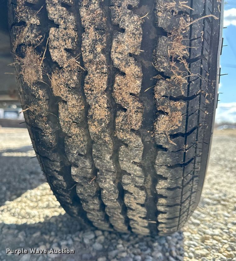 image for item NU9459 2012 Redi Haul ML5460E tilt deck utility trailer